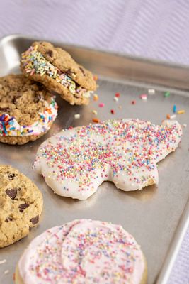 Petunia's Pies & Pastries by null