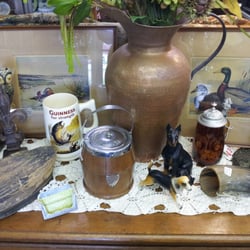 Reflections of Olde Antique Mall - Visit Lafayette's Premier Antique Mall since 1999.
Over 30 independent antique dealers located in two buildings totaling
over 8,000 sq ft.