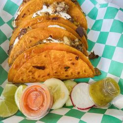 La Jarochita Mexican Food Truck - Birria Tacos