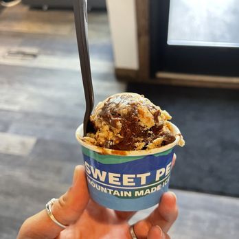 Sweet Peaks - griz tracks - Ice Cream & Frozen Yogurt Near Me - Missoula, Montana Sweet Peaks - griz tracks - Ice Cream & Frozen Yogurt Near Me - Missoula, Montana