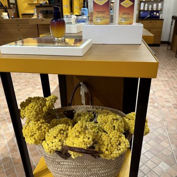 L'Occitane En Provence - Cosmetics & Beauty Supply Near Me - Dallas, Texas