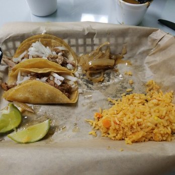 Tranky's Tacos - Tres taco platter. 2 carnitas 1 barbacoa... yeah yeah yeah I couldnt wait!! 1 carnitas 1 barbacoa!! Lol!  Winner winner taco dinner!! - Tex-Mex Near Me - Garland, Texas