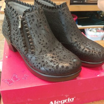 Footwear Express - Just bought these today. They are so cute! I just love Alegria - Shoe Stores Near Me - Salem, Oregon Footwear Express - Just bought these today. They are so cute! I just love Alegria - Shoe Stores Near Me - Salem, Oregon