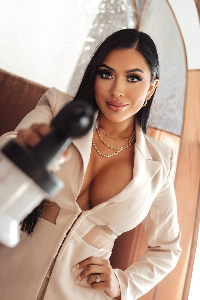 Goddess Glow By Bee Logo