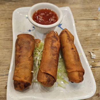 Hello Me Vietnamese Kitchen  - Crispy Spring Rolls - Vietnamese Near Me - Mooresville, North Carolina
