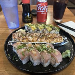Albacore roll Salmón roll Coke Albacore roll Salmón roll Coke