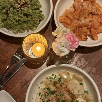 North Italia - Spicy Rigatoni Vodka, Fettucine Alfredo, Trottole Chicken Pesto - Pizza Near Me - Irvine, California