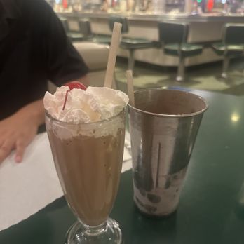 Mel's Drive-In - Diners Near Me - San Francisco, California Mel's Drive-In - Diners Near Me - San Francisco, California