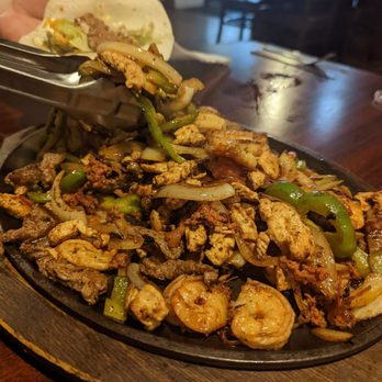 Poblanos Mexican Grill & Bar - Combo steak and chicken fajita's for 2 - Mexican Near Me - Winamac, Indiana Poblanos Mexican Grill & Bar - Combo steak and chicken fajita's for 2 - Mexican Near Me - Winamac, Indiana