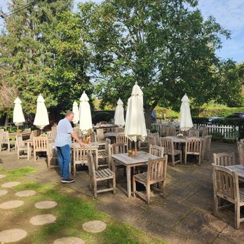 The Greyhound - Garden - Pubs Near Me - Bessels Leigh, OXF The Greyhound - Garden - Pubs Near Me - Bessels Leigh, OXF