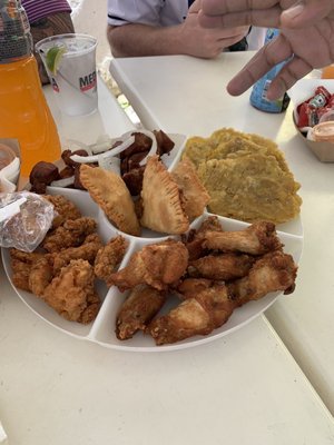 Antojitos del Callejón by null