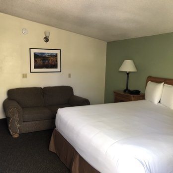 Alpenhof Lodge - King room with love seat! I loved it! - Ski Resorts Near Me - Mammoth Lakes, California