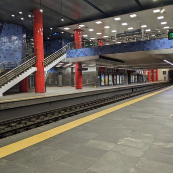 Estação Chelas - Platform level of Estação Chelas on the red line - Metro Stations Near Me - Lisbon, 11