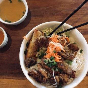 Pho 1 - #93 BBQ chicken, egg roll w/ vermicelli. Comes with broth and dip. - Vietnamese Near Me - Vallejo, California Pho 1 - #93 BBQ chicken, egg roll w/ vermicelli. Comes with broth and dip. - Vietnamese Near Me - Vallejo, California