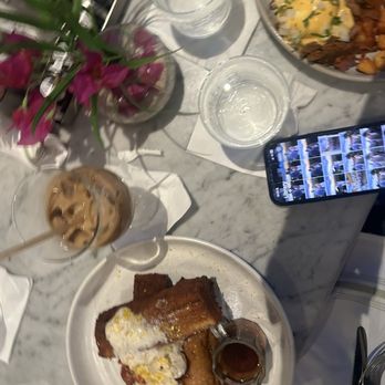 Cafe Americano - American Near Me - Miami Beach, Florida
