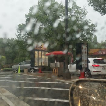 McDonald's - Drive thru on a rainy Thursday - Fast Food Near Me - Reston, Virginia McDonald's - Drive thru on a rainy Thursday - Fast Food Near Me - Reston, Virginia