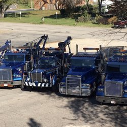 Ken's Service Center - Ken's Service Center is ready for all of your heavy duty towing needs!