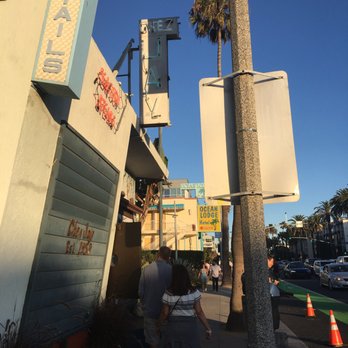 Chez Jay - Steakhouses Near Me - Santa Monica, California