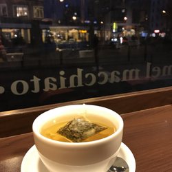 Meyerbeer coffee - Ditched work early, having a cuppa Grüner Tee