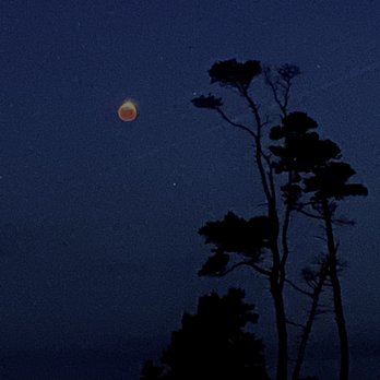 Inn At Arch Rock - Super blood moon eclipse - Inn at Arch Rock, Depoe Bay OR. Benjamin Okun 5/26/21 - Hotels Near Me - Depoe Bay, Oregon Inn At Arch Rock - Super blood moon eclipse - Inn at Arch Rock, Depoe Bay OR. Benjamin Okun 5/26/21 - Hotels Near Me - Depoe Bay, Oregon