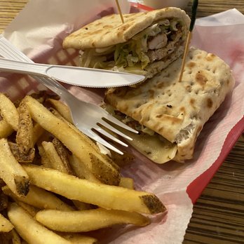 Barefoot Bill's Island Grill - Mermaid spicy chicken flatbread - Caribbean Near Me - St. Augustine, Florida