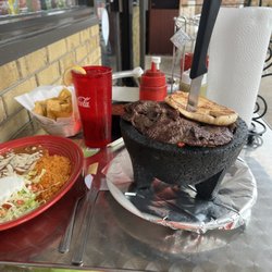 El Taco Feliz - Molcajete two people