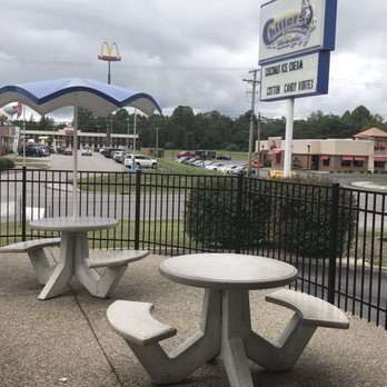 Chillers - Outdoor seating - Ice Cream & Frozen Yogurt Near Me - Scottsburg, Indiana Chillers - Outdoor seating - Ice Cream & Frozen Yogurt Near Me - Scottsburg, Indiana