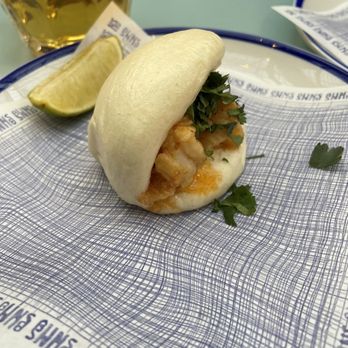 Buns & Buns - Thai shrimp - Asian Fusion Near Me - London, XGL Buns & Buns - Thai shrimp - Asian Fusion Near Me - London, XGL