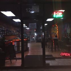 Perfect pics of the ambience of this great business. While closed of course.