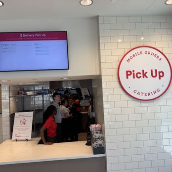 Chick-fil-A - Mobile pickup inside - Fast Food Near Me - Brooklyn, New York