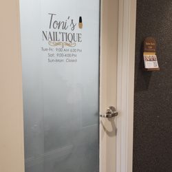 Toni's Nail Tique