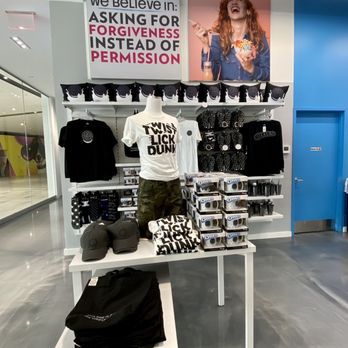 Oreo Café - Oreo merchandise - Desserts Near Me - East Rutherford, New Jersey Oreo Café - Oreo merchandise - Desserts Near Me - East Rutherford, New Jersey
