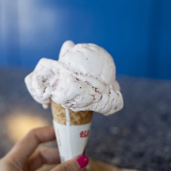 Four Seas Ice Cream - Strawberry Ice Cream - Ice Cream & Frozen Yogurt Near Me - Centerville, Massachusetts Four Seas Ice Cream - Strawberry Ice Cream - Ice Cream & Frozen Yogurt Near Me - Centerville, Massachusetts