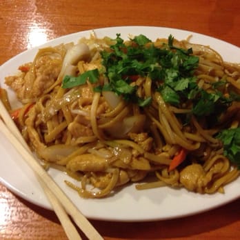 Dong Nai - Chicken Lo Mein, uh-freakin-mazing - Vietnamese Near Me - Austin, Texas Dong Nai - Chicken Lo Mein, uh-freakin-mazing - Vietnamese Near Me - Austin, Texas