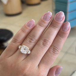 The most beautiful nail I've ever gotten! Phan is incredible good!