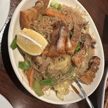 Gerry's Grill - Pancit bihon - Filipino Near Me - Artesia, California Gerry's Grill - Pancit bihon - Filipino Near Me - Artesia, California