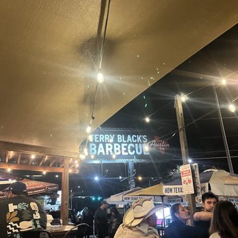Terry Black's Barbecue - Ambiance - Barbeque Near Me - Austin, Texas Terry Black's Barbecue - Ambiance - Barbeque Near Me - Austin, Texas