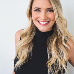 Glow Spiritual Healing & Wellness - Jen Stumpf Psychic Medium, Quantum Healer. Specializes in group readings, Quantum Healing and international retreats. Book to speak!