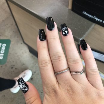 Nikki Nails - Nail Salons Near Me - Ames, Iowa