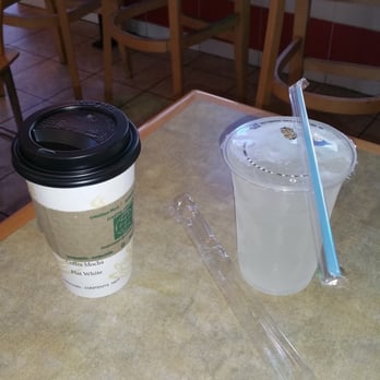 Milk & Sugar Cafe - 2015-Oct-10 2015-Oct-10 Milk and Sugar Cafe peppermint tea (left), lychee juice (right) - Ice Cream & Frozen Yogurt Near Me - Vancouver, British Columbia