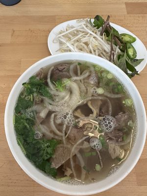 Pho Hoang by null