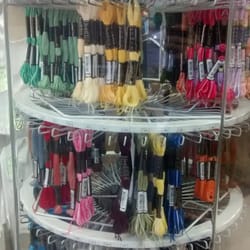 Cordonería y Paquetería Arcuch Hnos. - Carreteles de colores eternos
