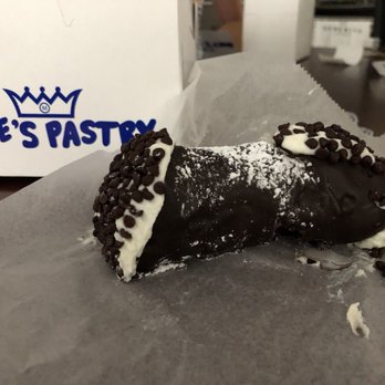 Mike's Pastry - Chocolate covered cannoli - Bakeries Near Me - Boston, Massachusetts Mike's Pastry - Chocolate covered cannoli - Bakeries Near Me - Boston, Massachusetts
