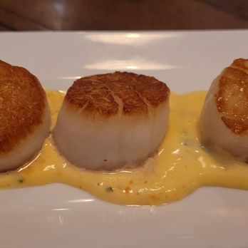 Barcelona Wine Bar - Scallops-- perfecto! - Tapas/Small Plates Near Me - Miami, Florida