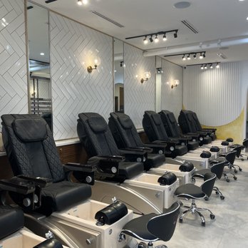 Kosmo Nail Bar - Pedicures - Nail Salons Near Me - McLean, Virginia
