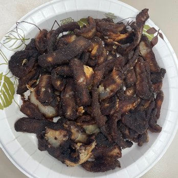 Rutt's Hut - Can you imagine this pile of burnt onions was sold to us as "Well Done" onion rings?? Disgusting!! - Hot Dogs Near Me - Clifton, New Jersey