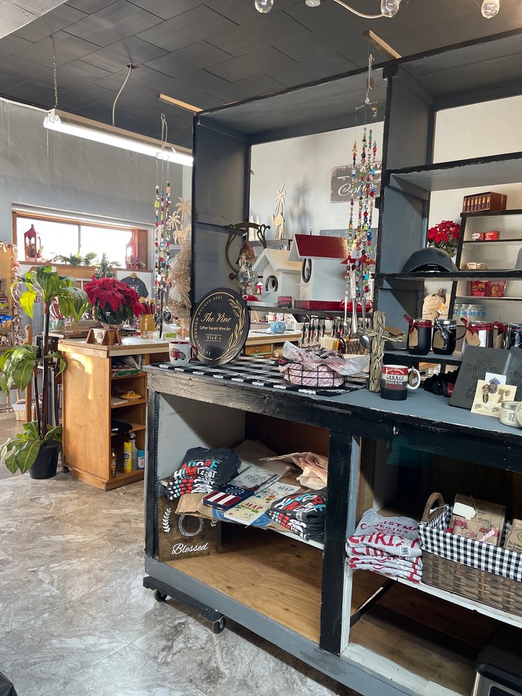 THE VINE HENRIETTA TX Updated August 2024 114 W Ikard, Henrietta