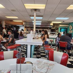 Louie's Cafe