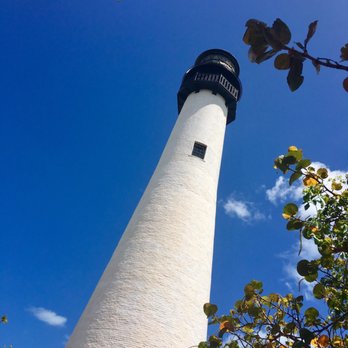 Cape Florida Lighthouse - Gorgeous whit color on the LH - Landmarks & Historical Buildings Near Me - Key Biscayne, Florida