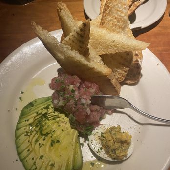 Houston's Restaurant - tuna tartare - New American Near Me - Irvine, California